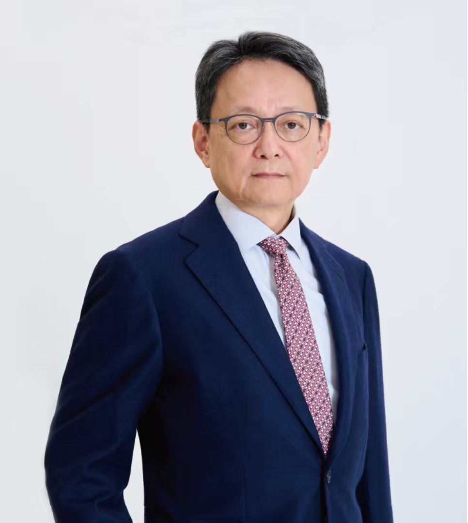 Dr. Howard C. Yang